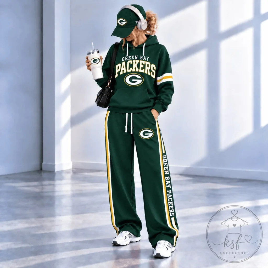 Green Bay Packers Varsity Stripe Hoodie and Pants Set Green Bay Packers Varsity Stripe Hoodie and Pants Set